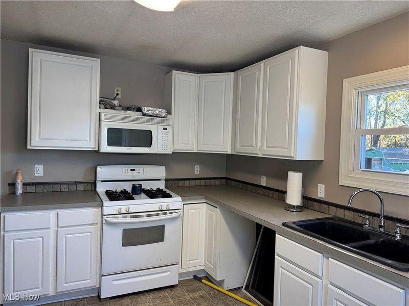 5392 Walters Street NE, East Canton, OH 44730 Photo 7