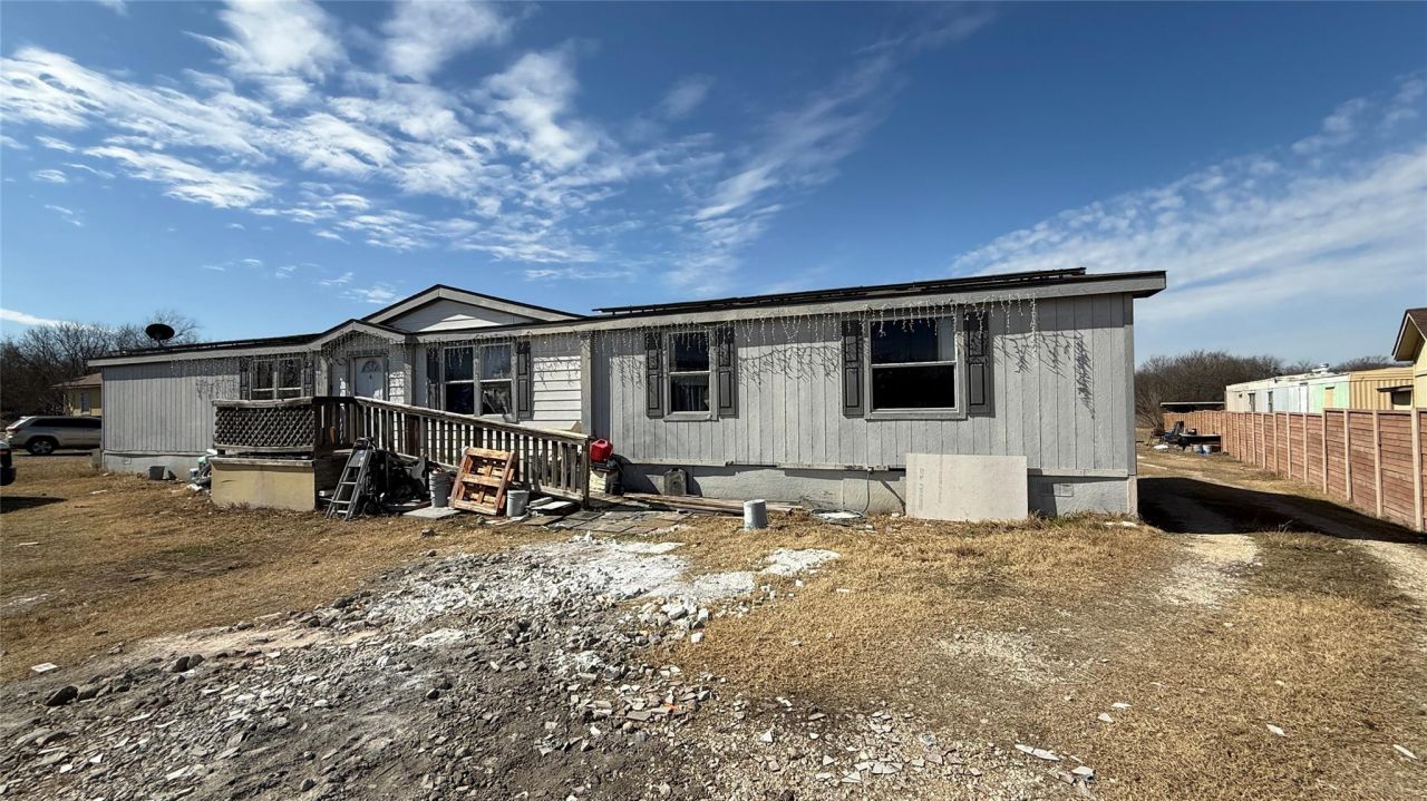 213 Cross Meadow Dr, Hutto, TX 78634 Main Photo