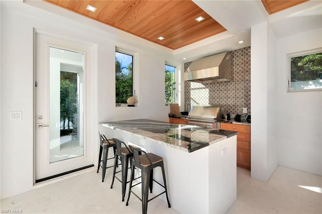 739 5th Ave N, Naples, FL 34102 Photo