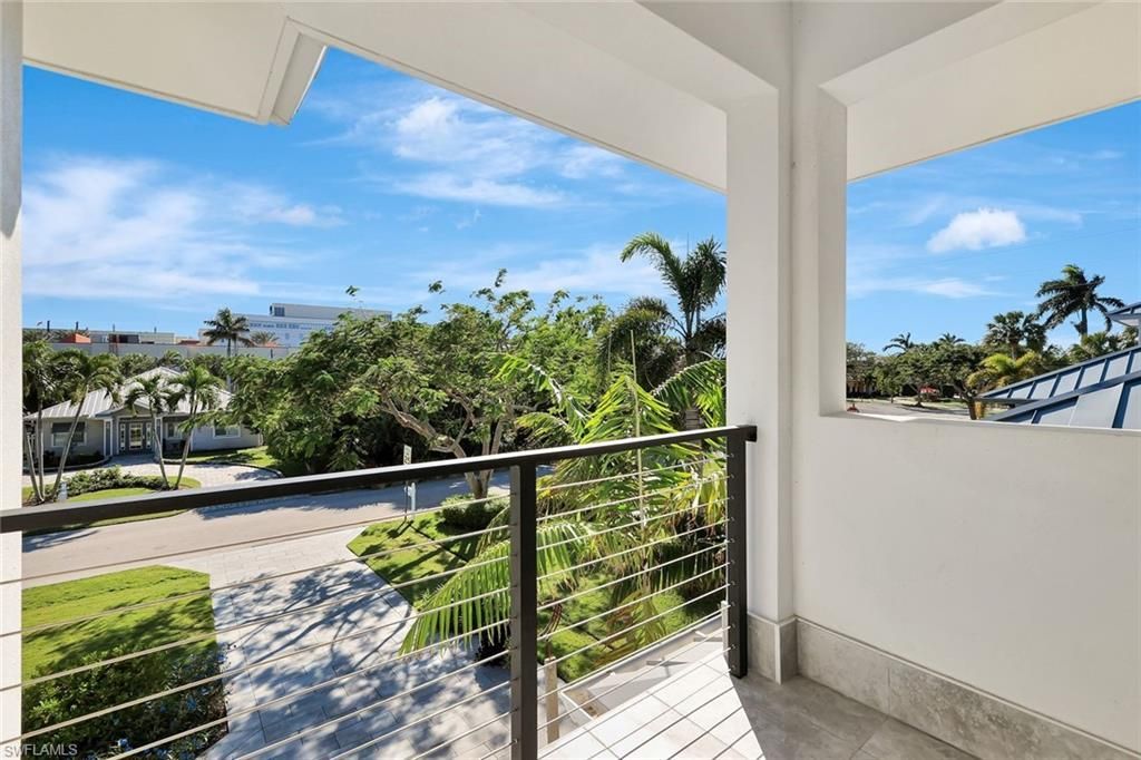 739 5th Ave N, Naples, FL 34102 Photo