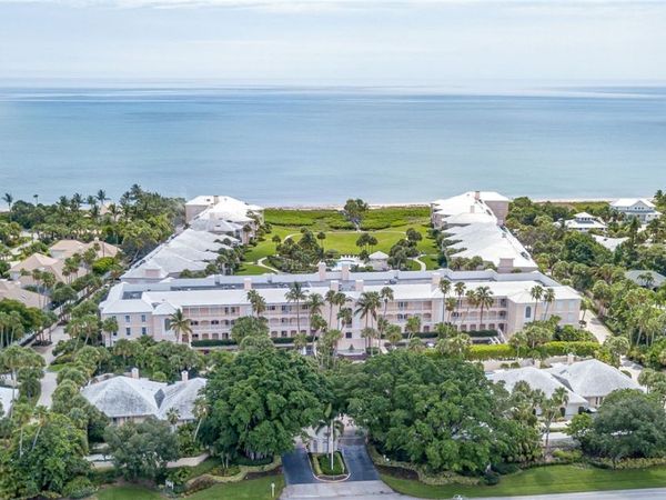 1250 W Southwinds Boulevard, Unit 111, Vero Beach, FL 32963