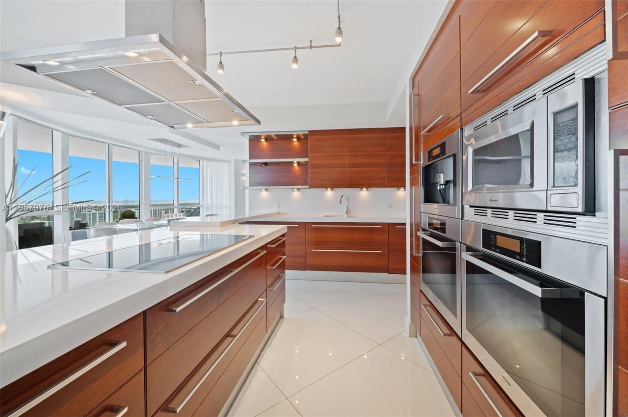 18201 Collins Ave, Unit 5201, Sunny Isles Beach, FL 33160 Photo