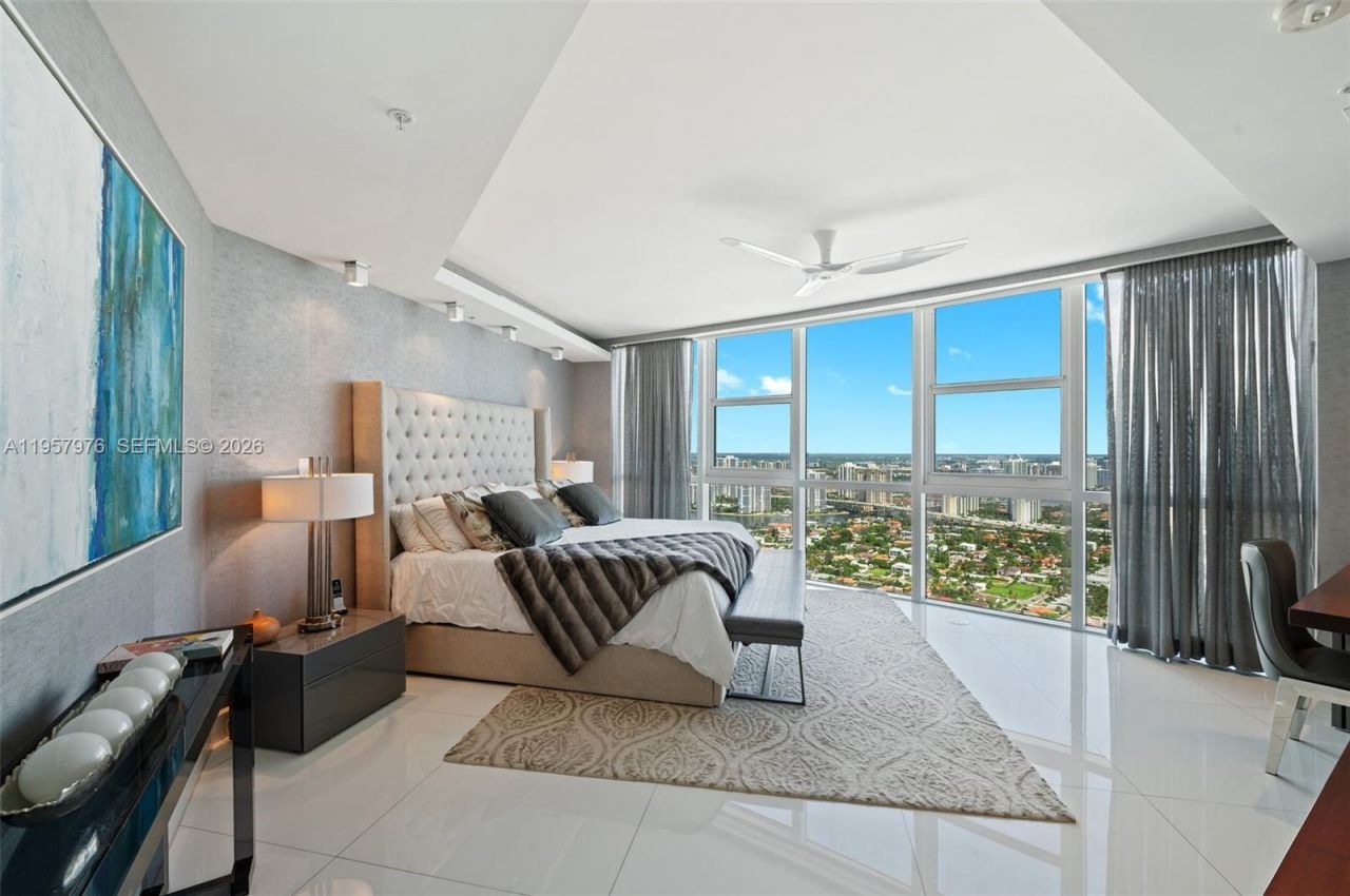 18201 Collins Ave, Unit 5201, Sunny Isles Beach, FL 33160 Photo