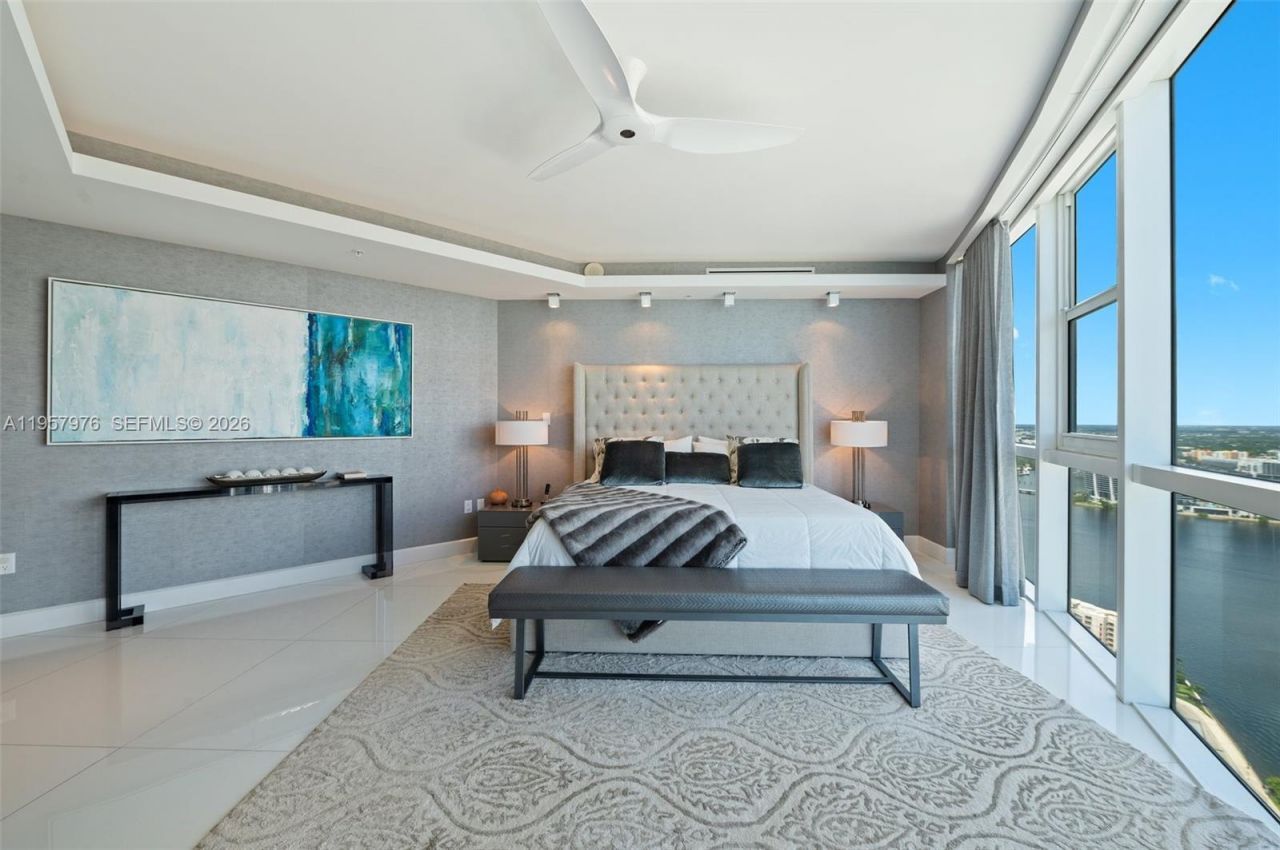 18201 Collins Ave, Unit 5201, Sunny Isles Beach, FL 33160 Photo