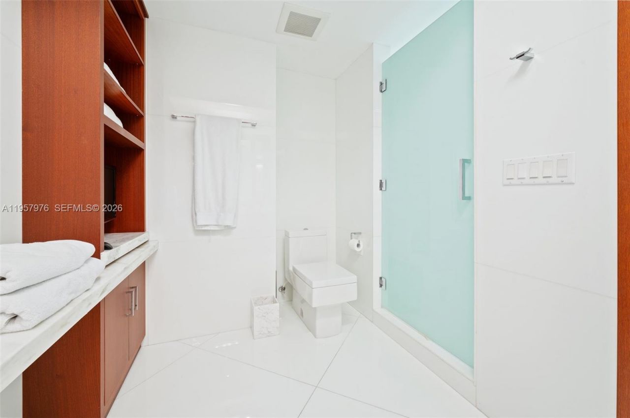 18201 Collins Ave, Unit 5201, Sunny Isles Beach, FL 33160 Photo