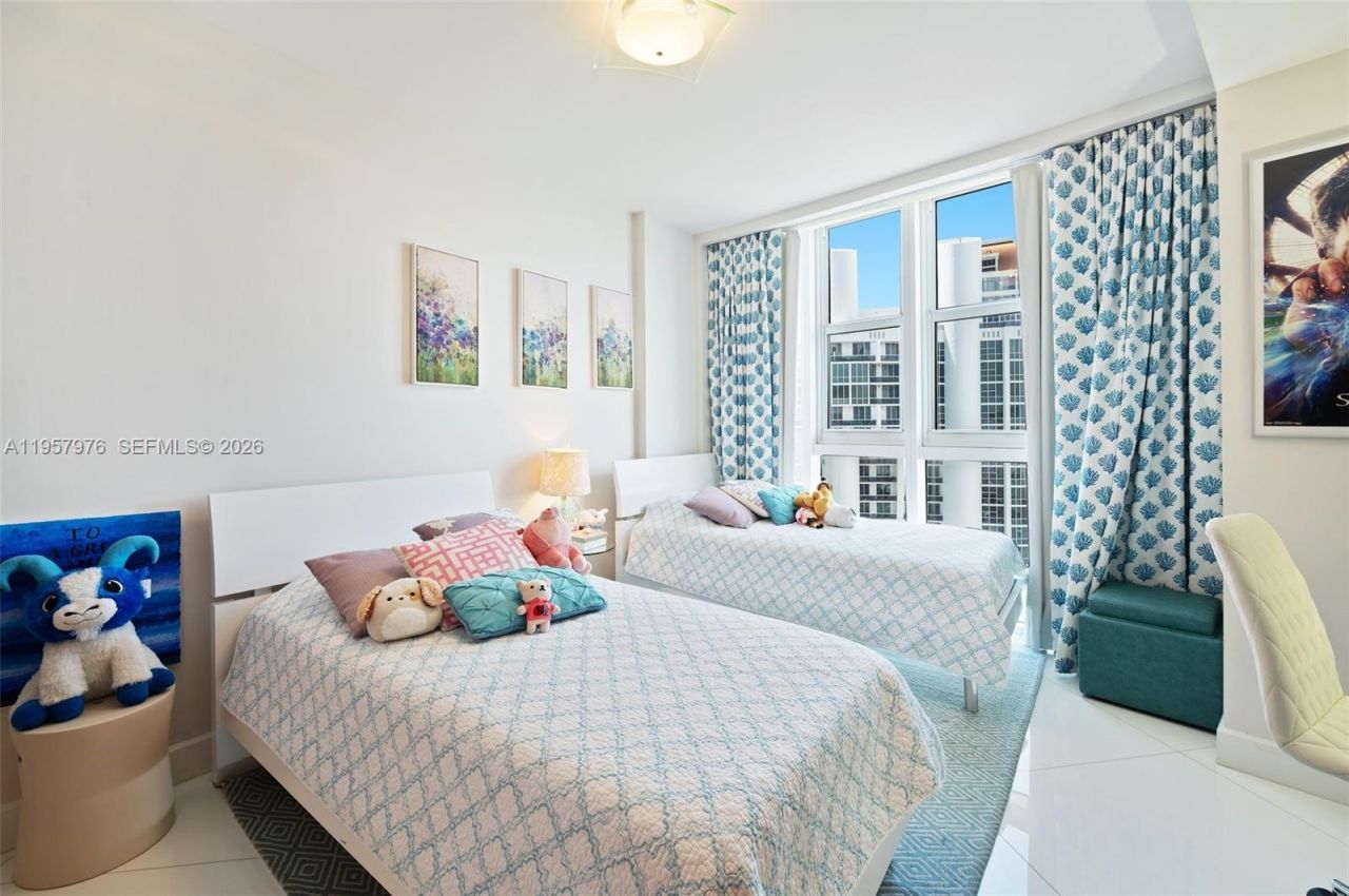 18201 Collins Ave, Unit 5201, Sunny Isles Beach, FL 33160 Photo