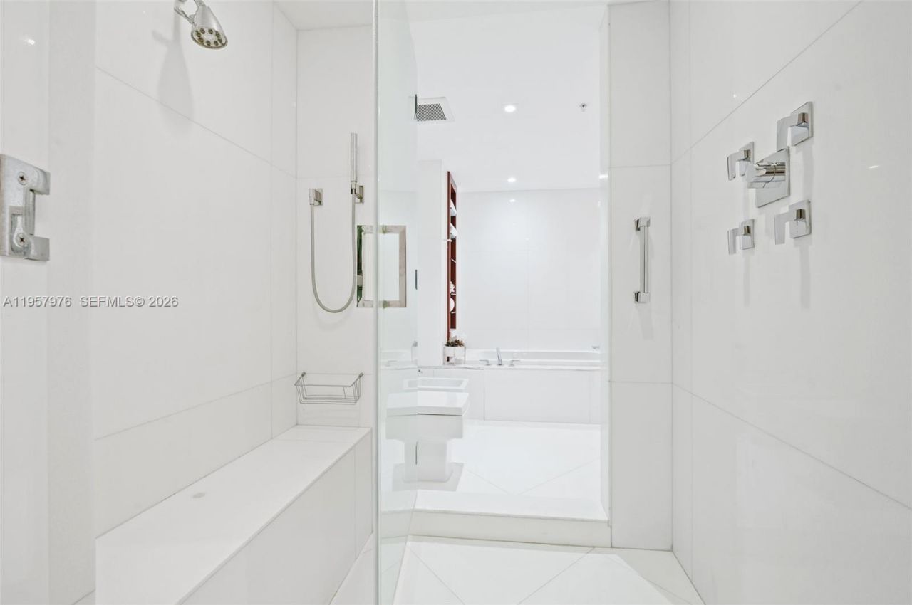 18201 Collins Ave, Unit 5201, Sunny Isles Beach, FL 33160 Photo