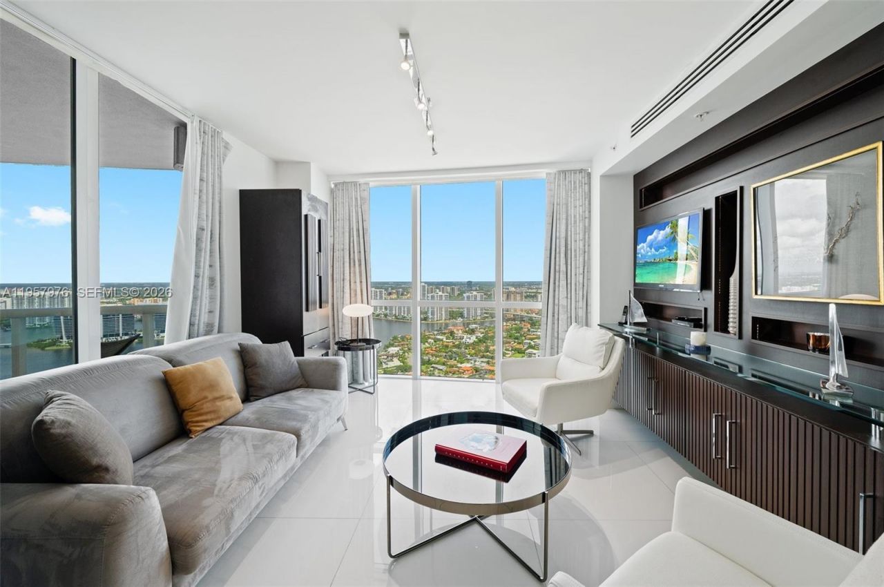 18201 Collins Ave, Unit 5201, Sunny Isles Beach, FL 33160 Photo