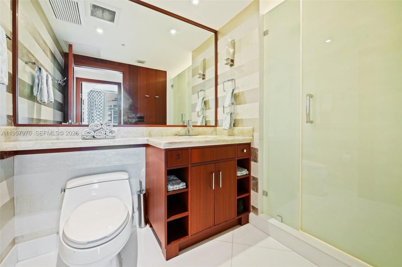 18201 Collins Ave, Unit 5201, Sunny Isles Beach, FL 33160 Photo