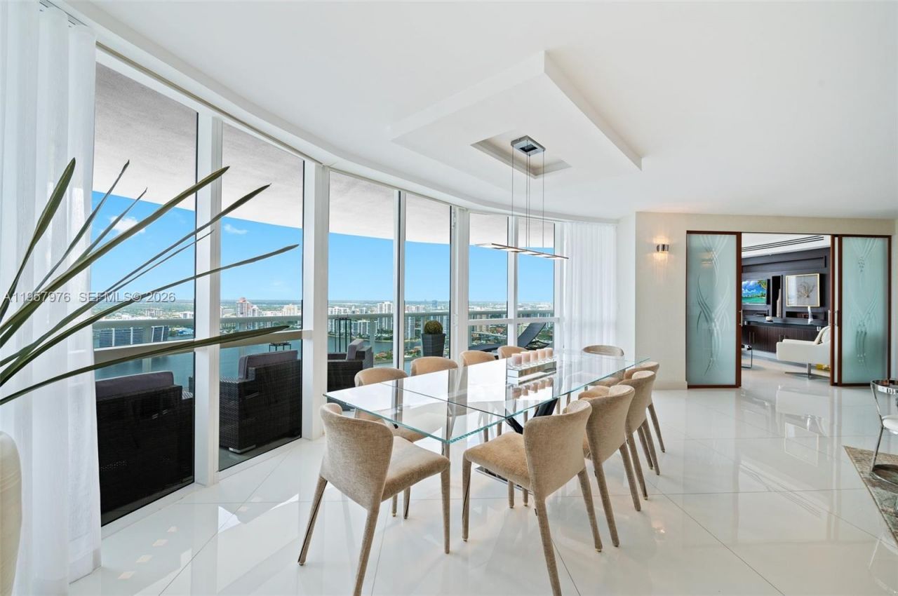 18201 Collins Ave, Unit 5201, Sunny Isles Beach, FL 33160 Photo