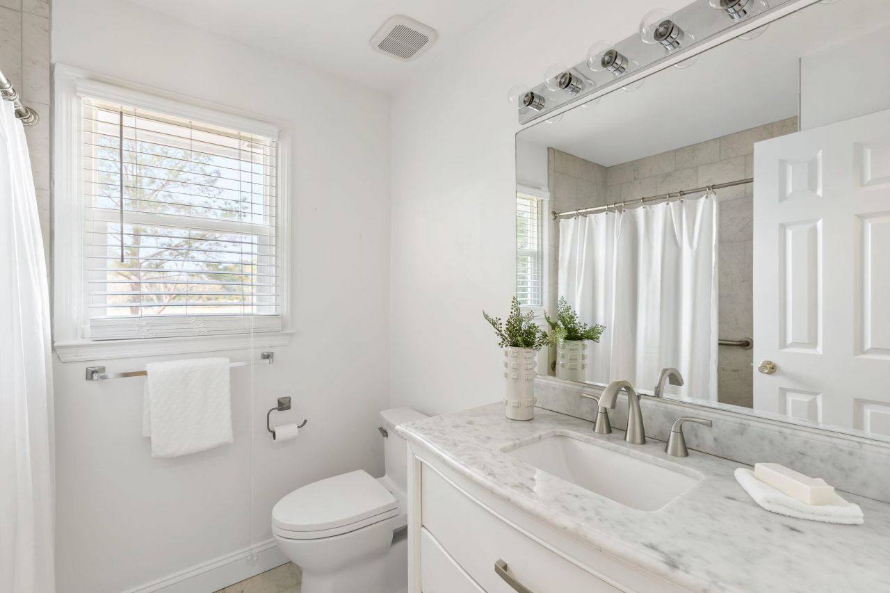 1195 Parkway Drive Photo 22