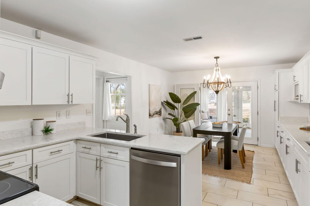 1195 Parkway Drive Photo 8