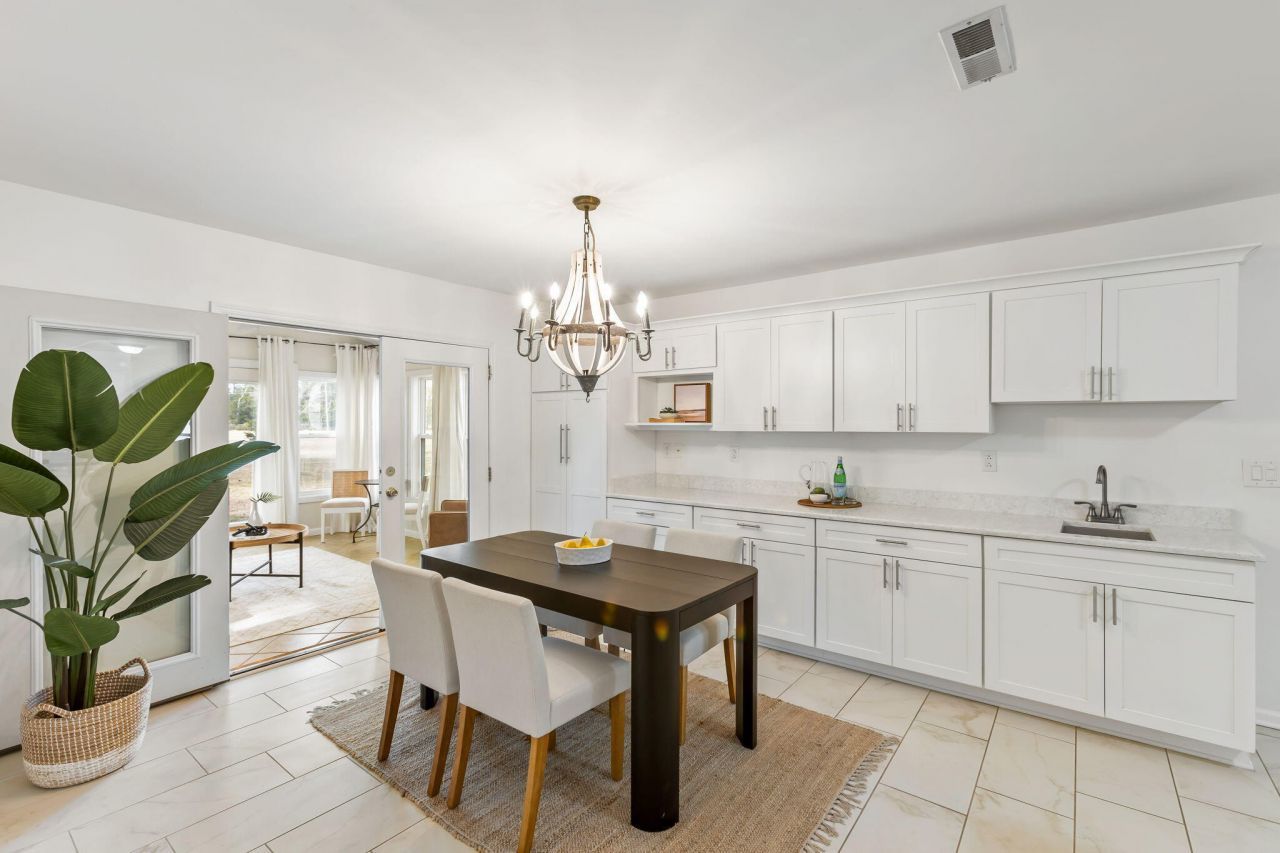 1195 Parkway Drive Photo 9