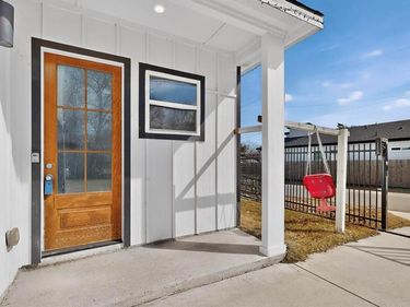 2015 Volga Avenue, Dallas, TX 75216