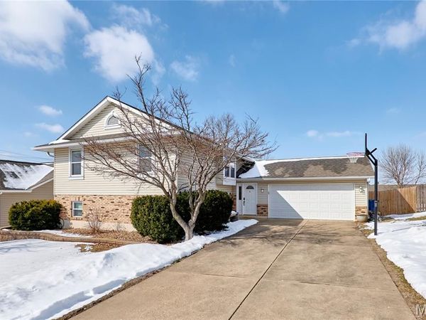 1106 Holly Springs Trail, St Peters, MO 63376