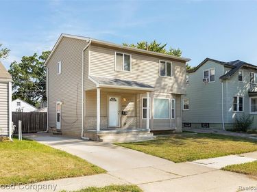 1021 E Granet Avenue, Hazel Park, MI 48030