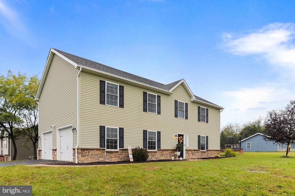 3618 HICKORY COURT Chambersburg, PA 17202