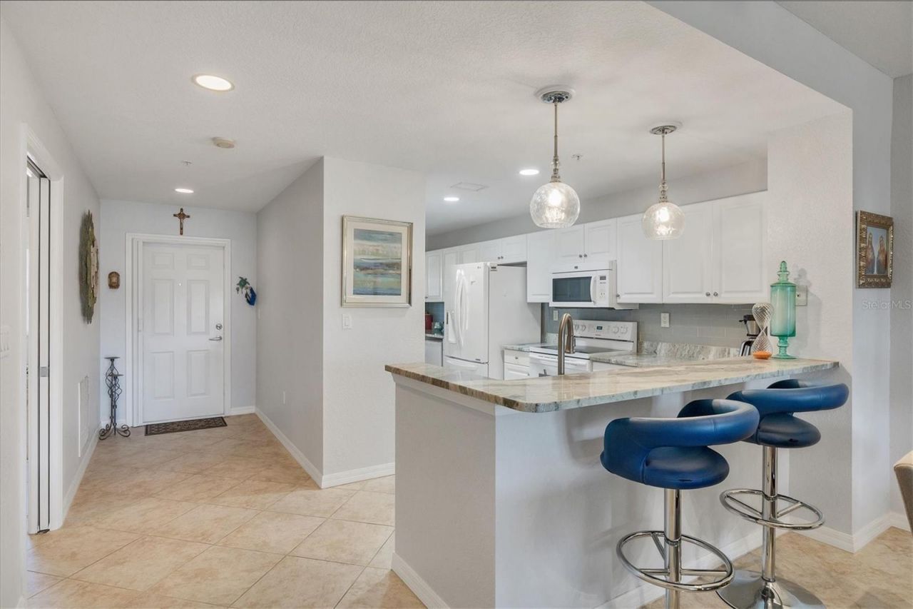 6342 Grand Oak Circle, Unit 204, Bradenton, FL 34203 Photo