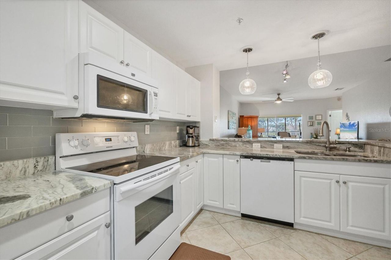 6342 Grand Oak Circle, Unit 204, Bradenton, FL 34203 Photo