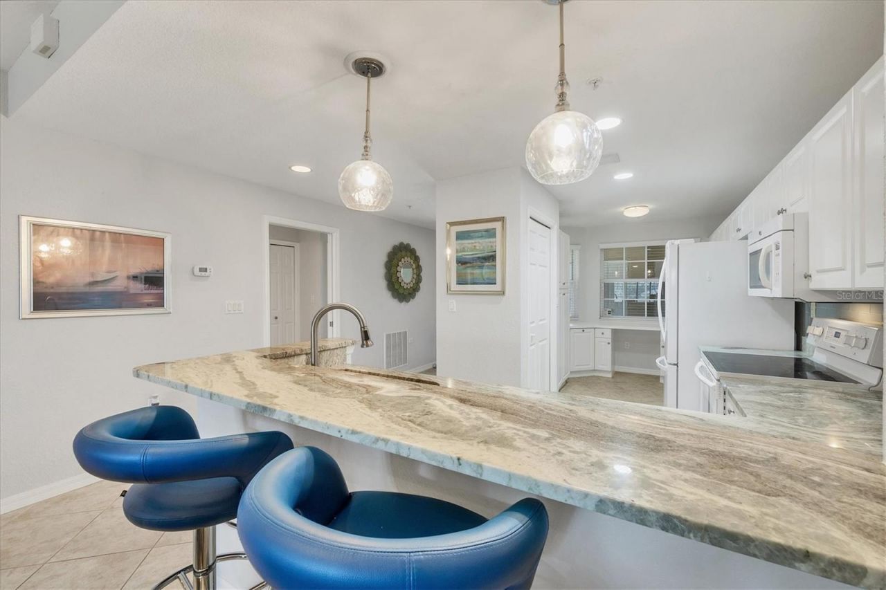 6342 Grand Oak Circle, Unit 204, Bradenton, FL 34203 Photo