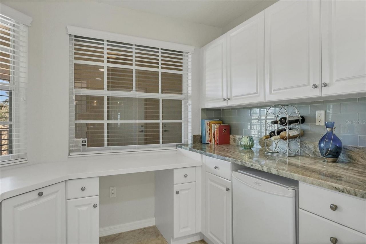 6342 Grand Oak Circle, Unit 204, Bradenton, FL 34203 Photo