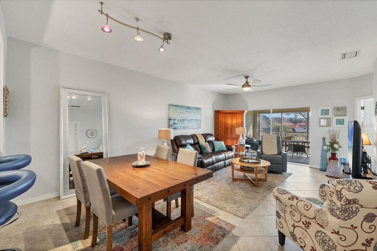 6342 Grand Oak Circle, Unit 204, Bradenton, FL 34203 Photo