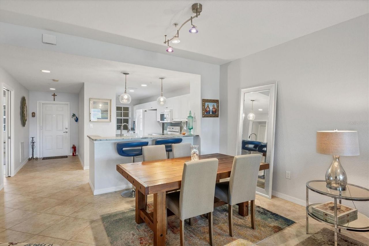 6342 Grand Oak Circle, Unit 204, Bradenton, FL 34203 Photo