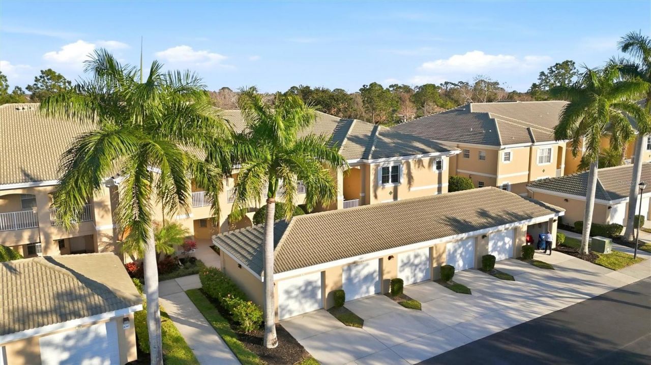 6342 Grand Oak Circle, Unit 204, Bradenton, FL 34203 Photo