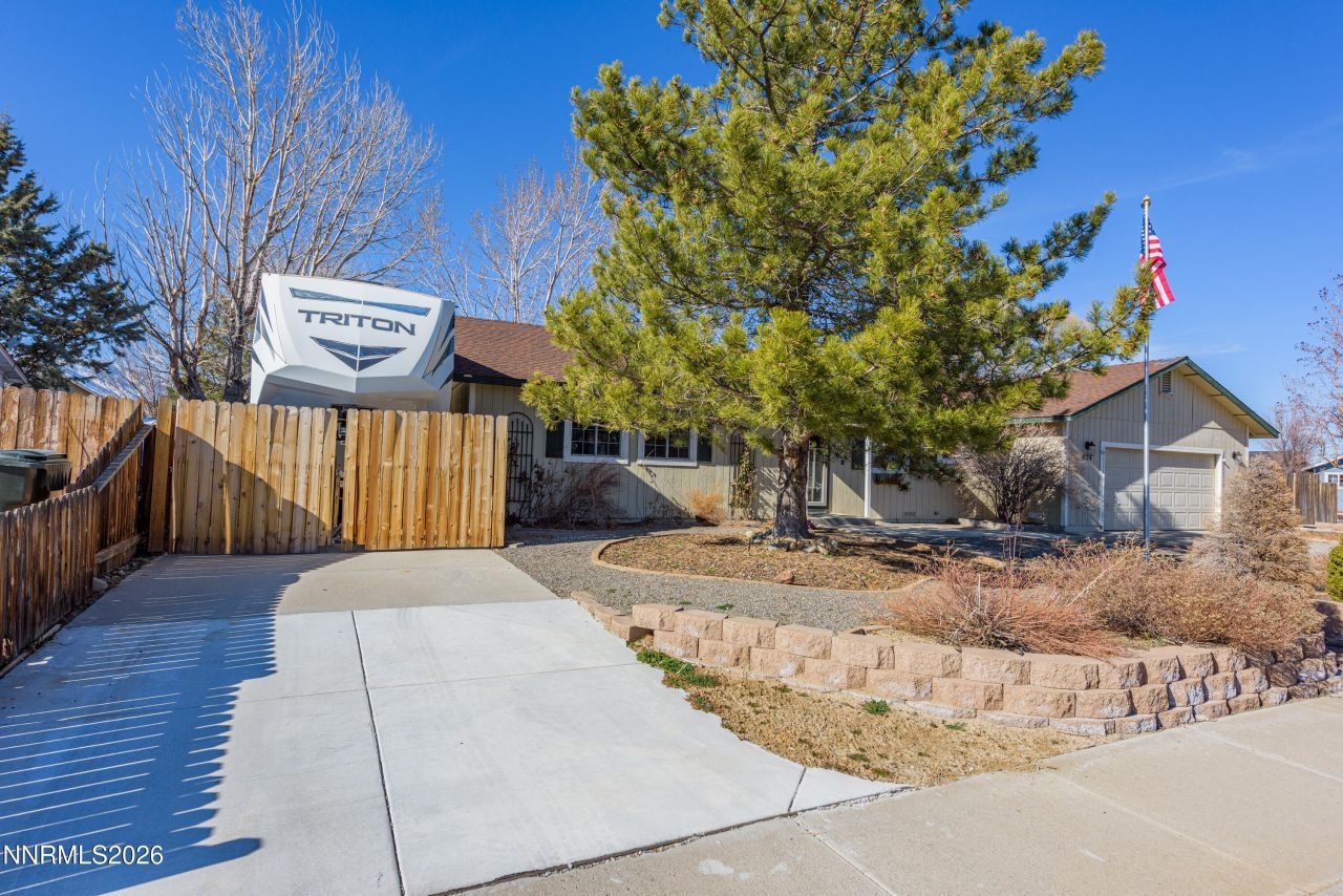 624 Victoria Way, Gardnerville, NV 89460 Photo
