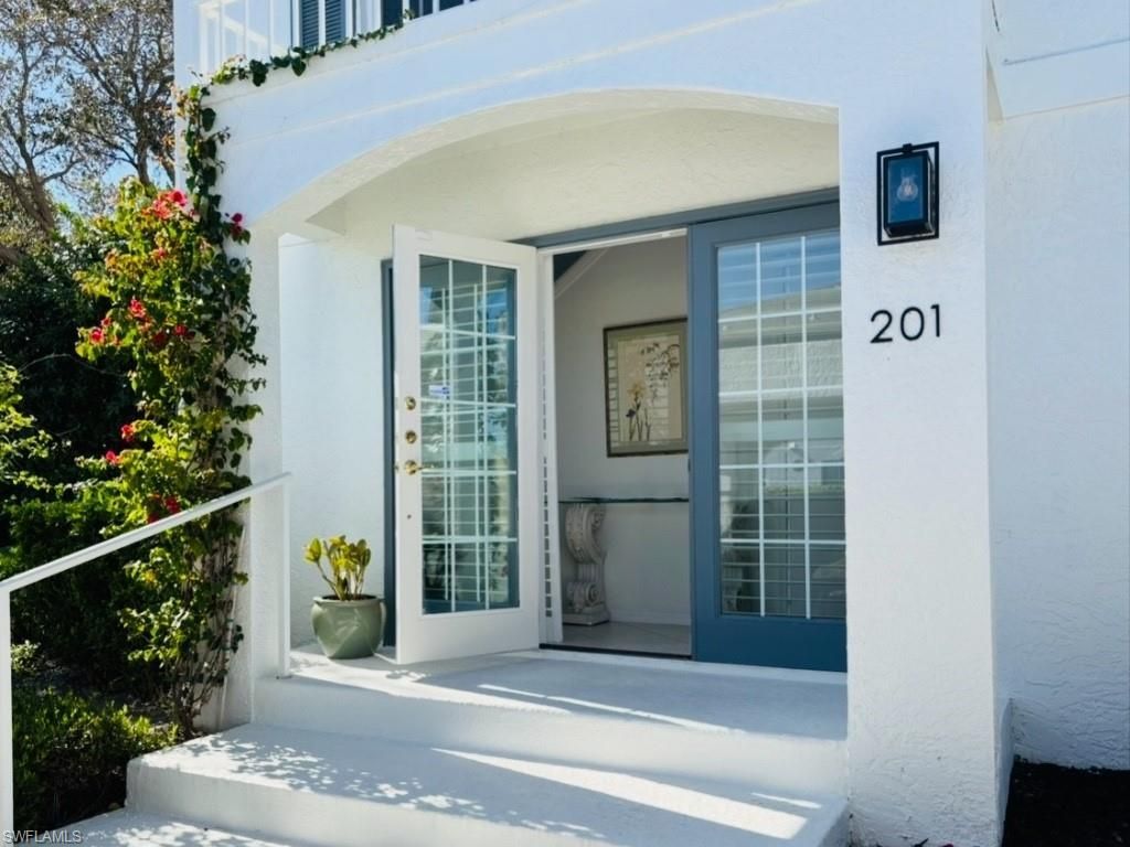 841 Tanbark Dr, Unit 201, Naples, FL 34108 Photo