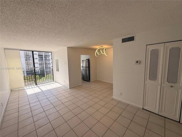 16919 N Bay Rd, Unit 617, Sunny Isles Beach, FL 33160