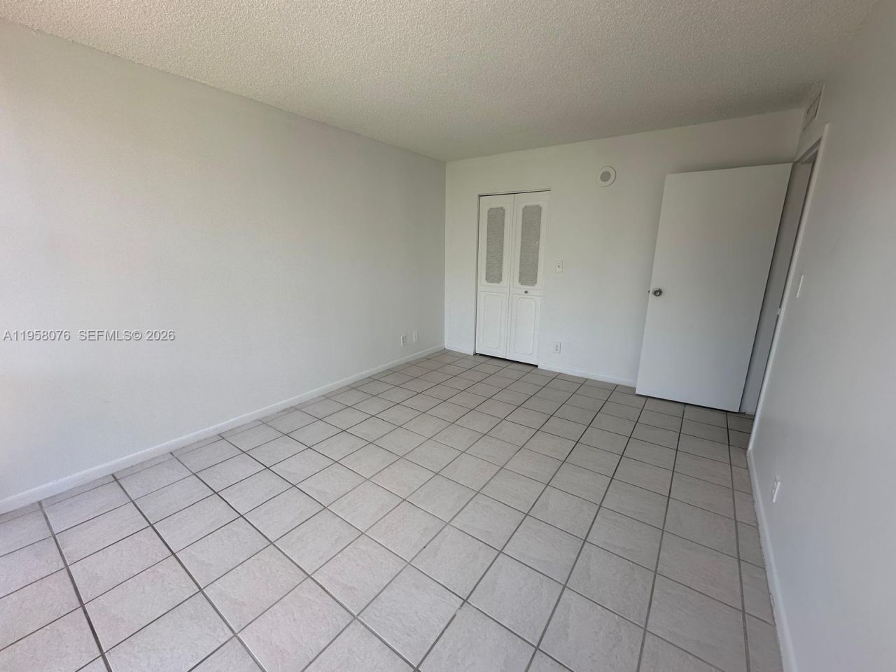 16919 N Bay Rd, Unit 617, Sunny Isles Beach, FL 33160 Photo