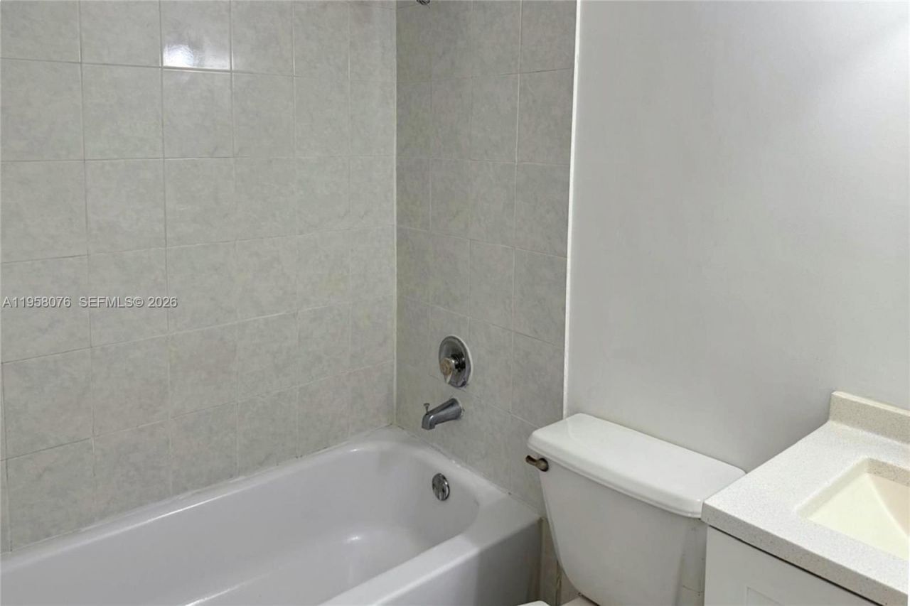 16919 N Bay Rd, Unit 617, Sunny Isles Beach, FL 33160 Photo