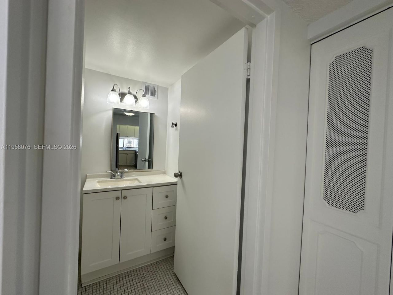16919 N Bay Rd, Unit 617, Sunny Isles Beach, FL 33160 Photo