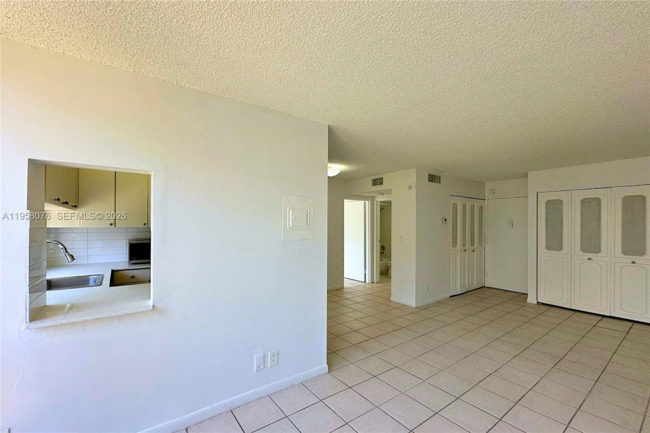 16919 N Bay Rd, Unit 617, Sunny Isles Beach, FL 33160 Photo