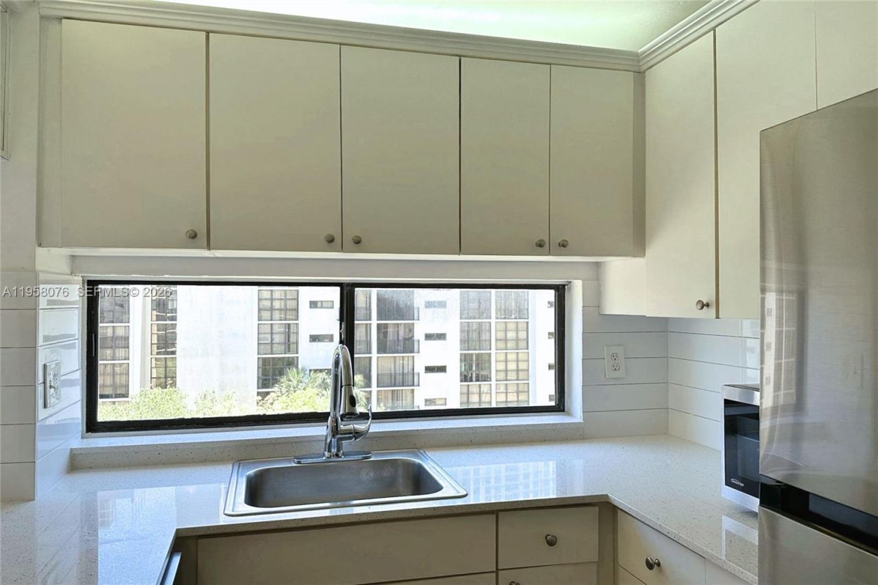 16919 N Bay Rd, Unit 617, Sunny Isles Beach, FL 33160 Photo