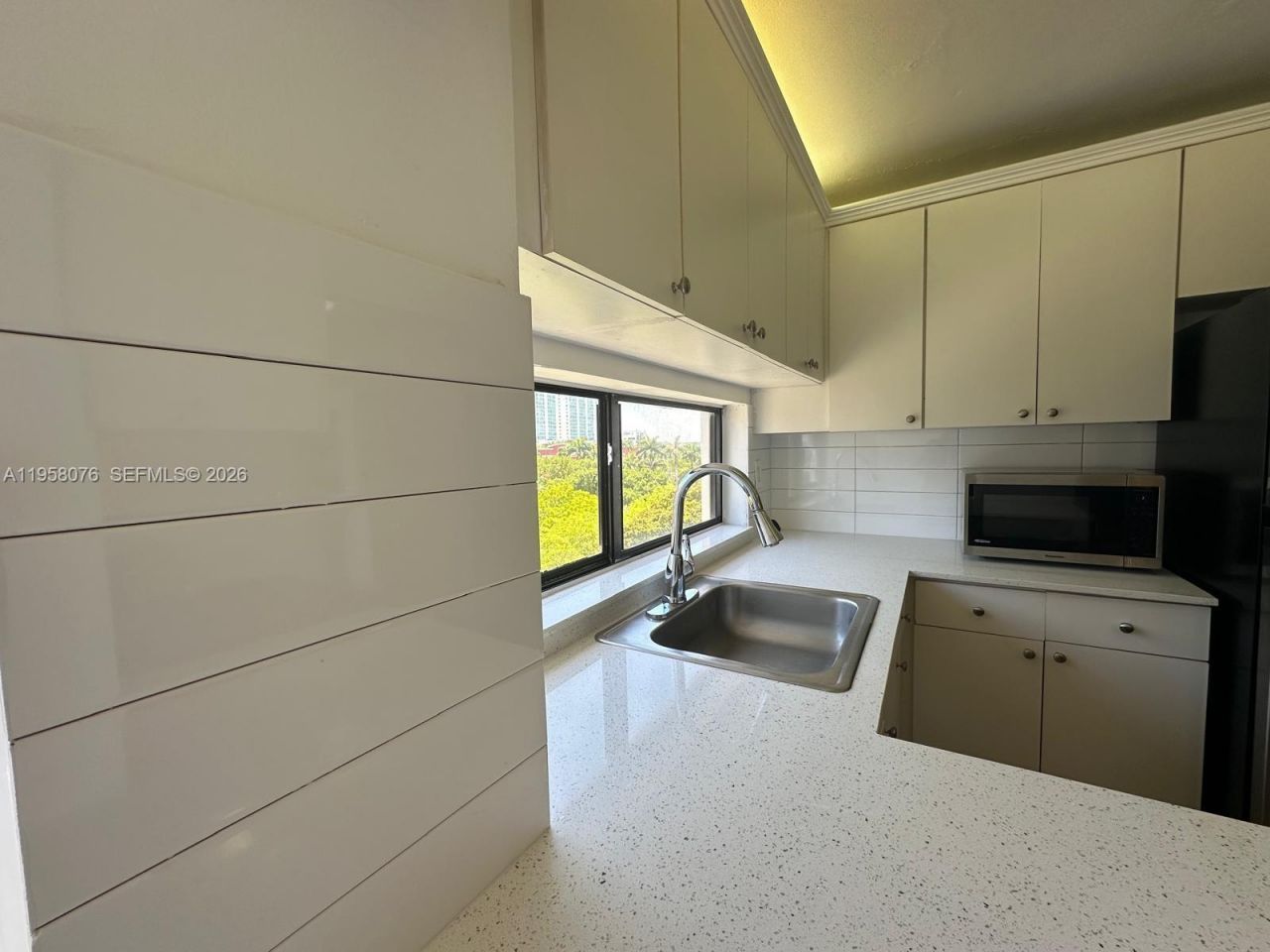 16919 N Bay Rd, Unit 617, Sunny Isles Beach, FL 33160 Photo