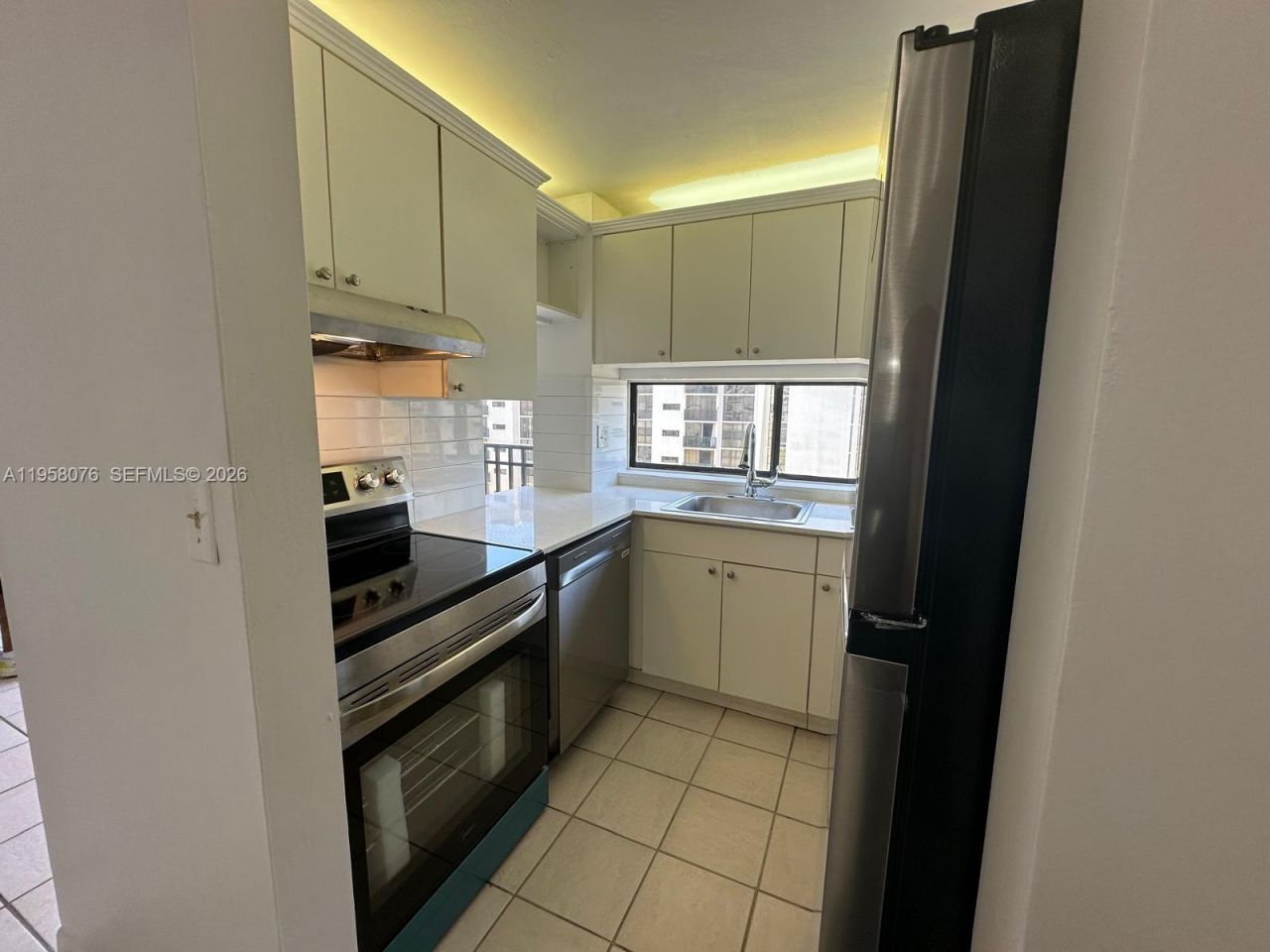 16919 N Bay Rd, Unit 617, Sunny Isles Beach, FL 33160 Photo