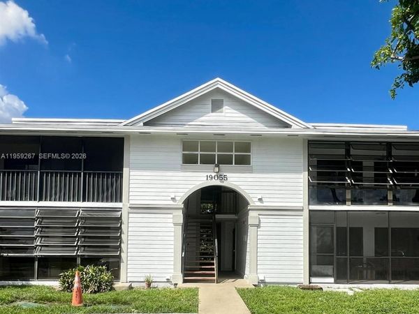 19055 NW 62nd Ave, Unit 102, Hialeah, FL 33015