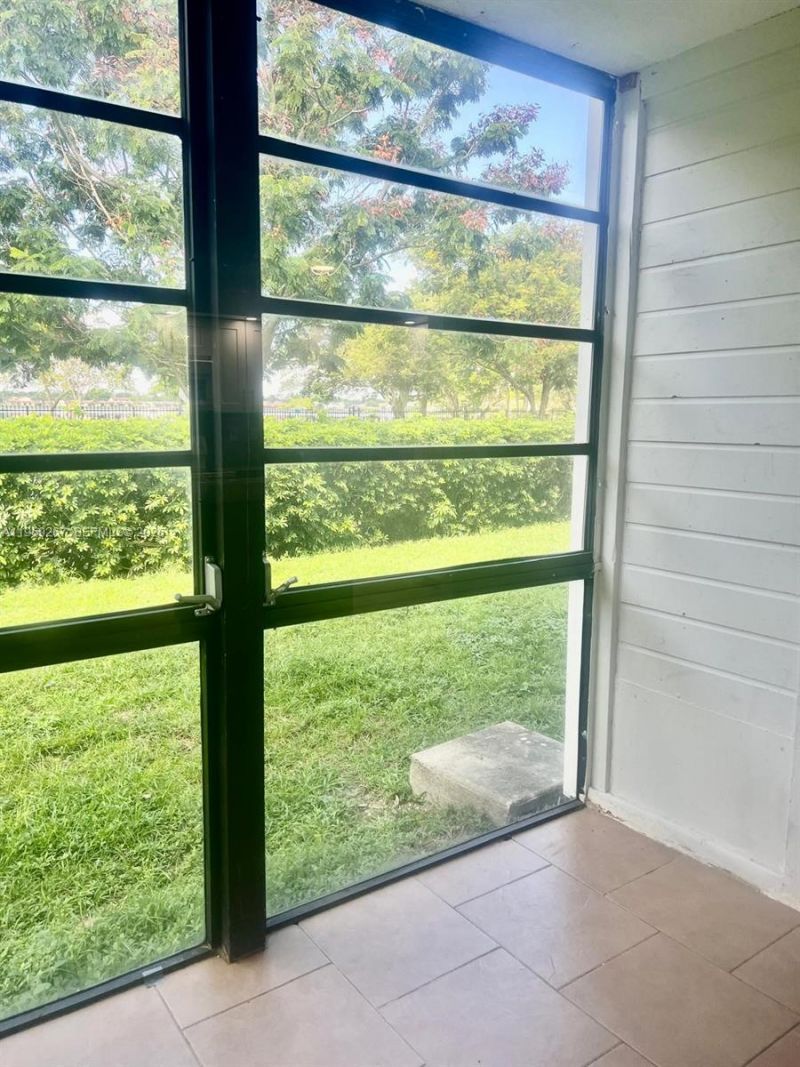 19055 NW 62nd Ave, Unit 102, Hialeah, FL 33015 Photo