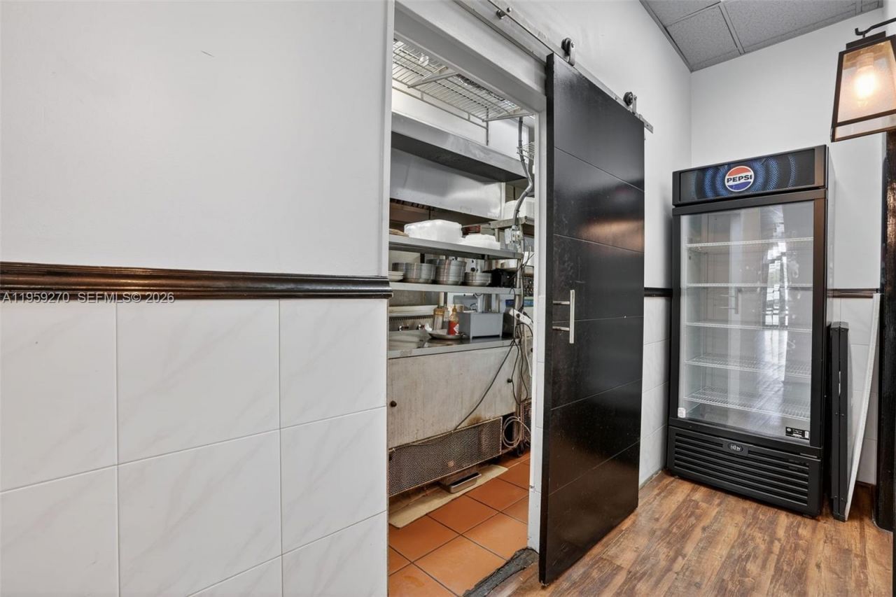 For Sale Restaurant Fort Lauderdale, Fort Lauderdale, FL 33315 Photo