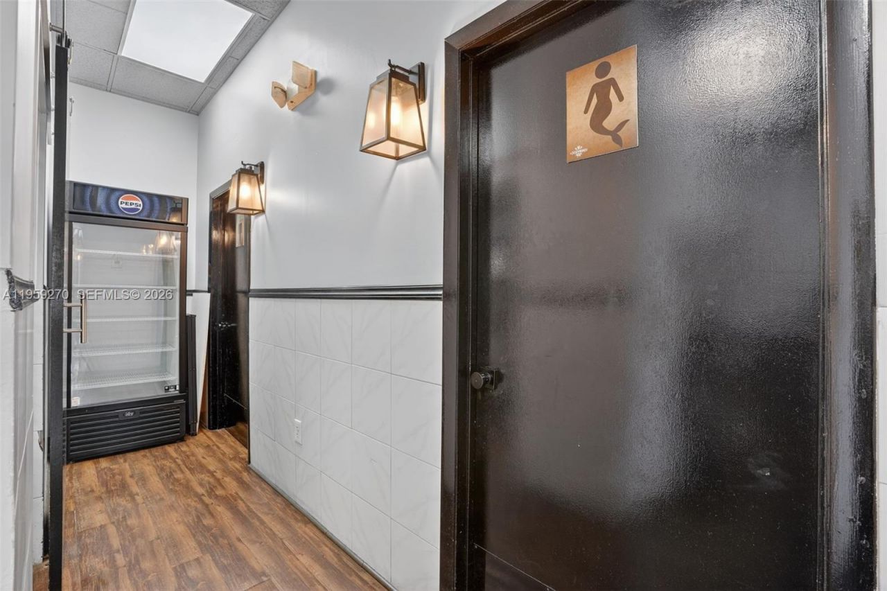 For Sale Restaurant Fort Lauderdale, Fort Lauderdale, FL 33315 Photo