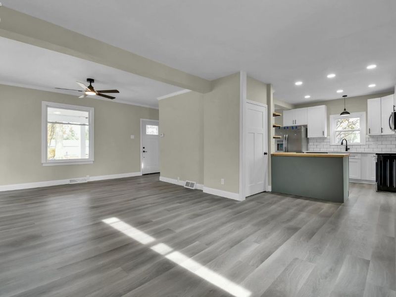 453 E Mansfield Street, New Washington, OH 44854 Photo 5