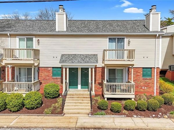 9117 N Swan Circle , St Louis, MO 63144