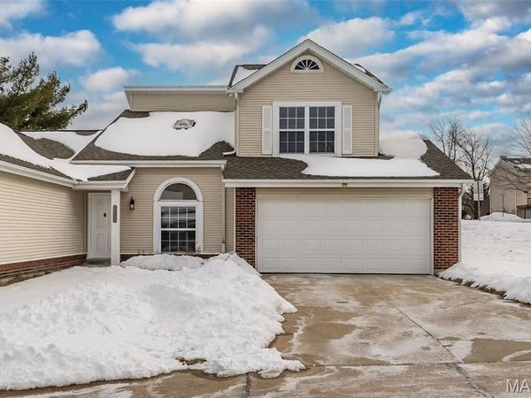 1300 Forest Creek Drive, Unit 1, St Charles, MO 63303