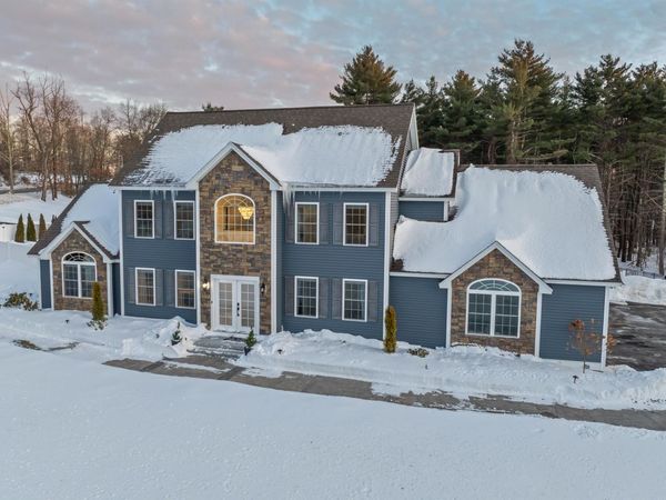 3 Pages Lane, Atkinson, NH 03811