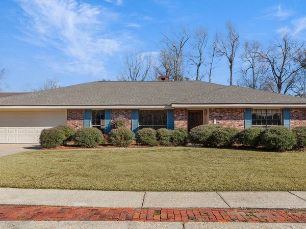 105 Mosswood Circle, Lafayette, LA 70508
