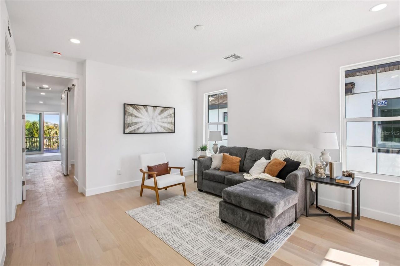 126 Ricardo Way Ne, Saint Petersburg, FL 33704 Photo