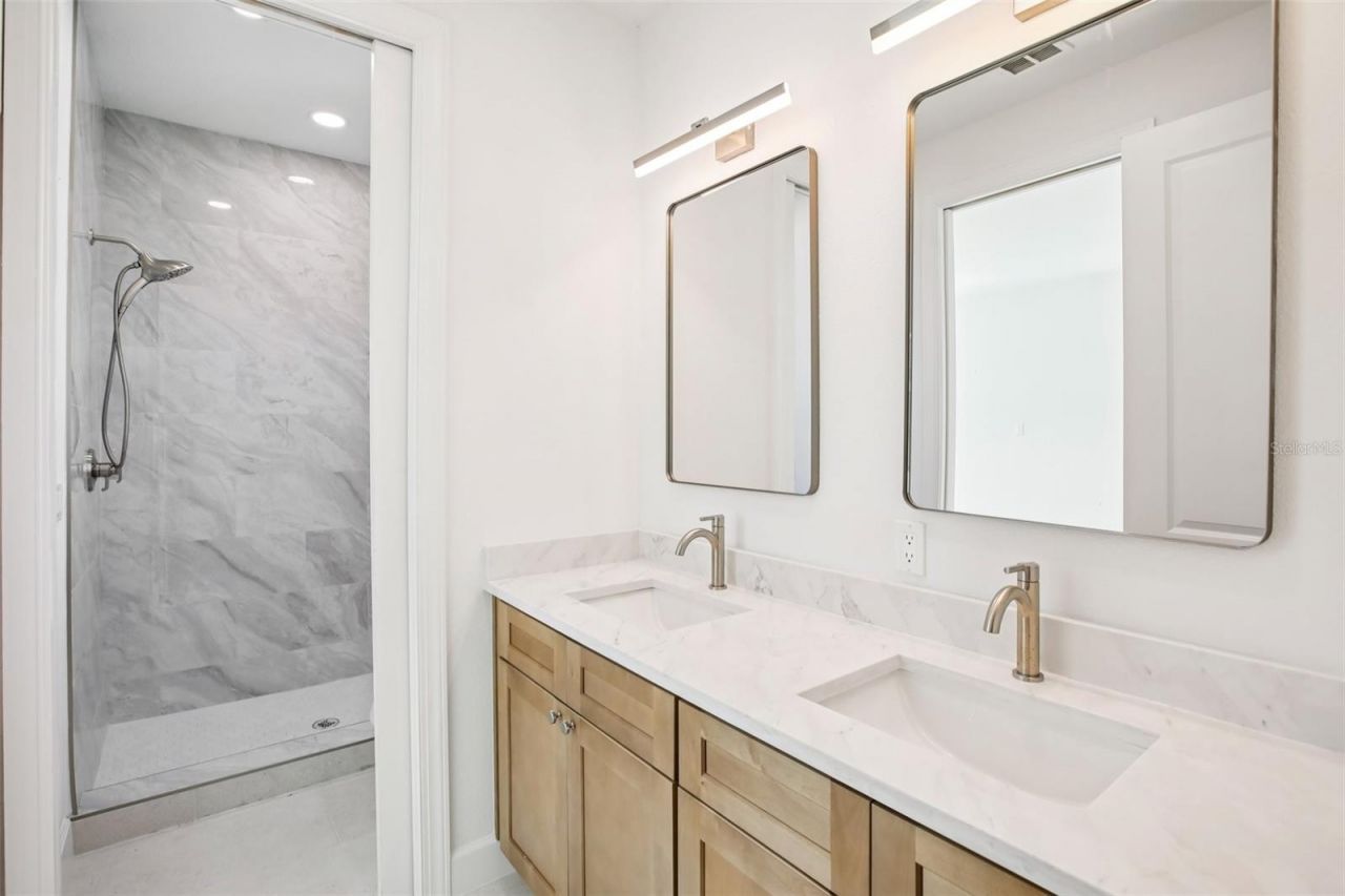 126 Ricardo Way Ne, Saint Petersburg, FL 33704 Photo