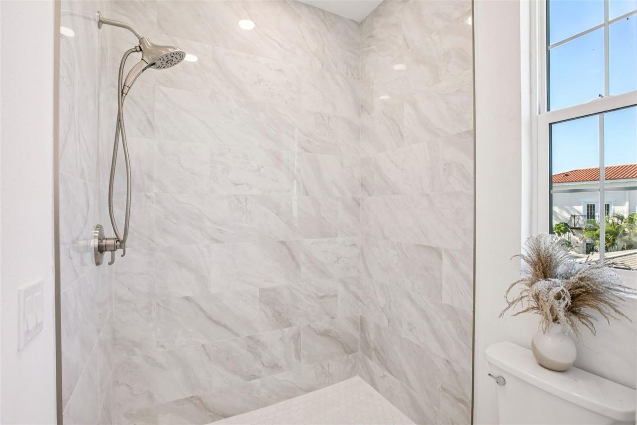 126 Ricardo Way Ne, Saint Petersburg, FL 33704 Photo